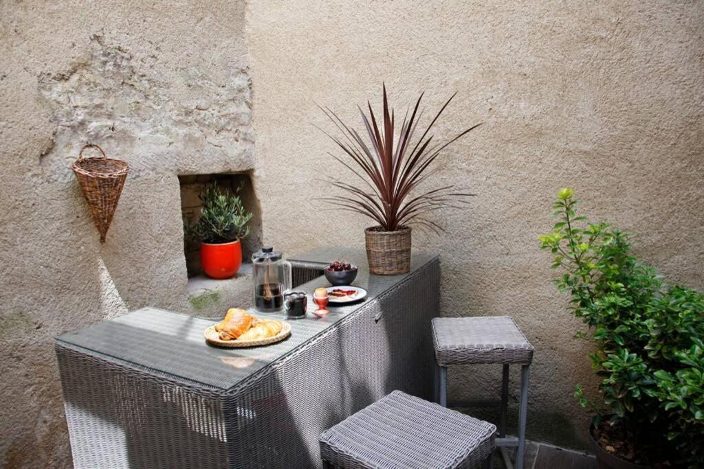 Maison De Charme Renovee Cucuron Exterior foto